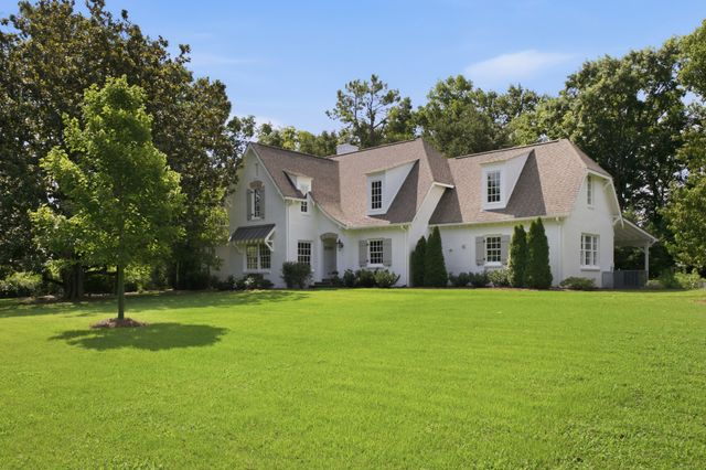 933 Van Leer Dr, Nashville, TN 37220