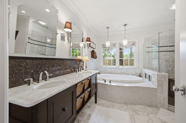 933 Van Leer Dr, Nashville, TN 37220