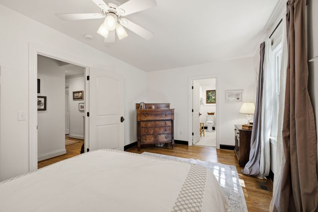 933 Van Leer Dr, Nashville, TN 37220
