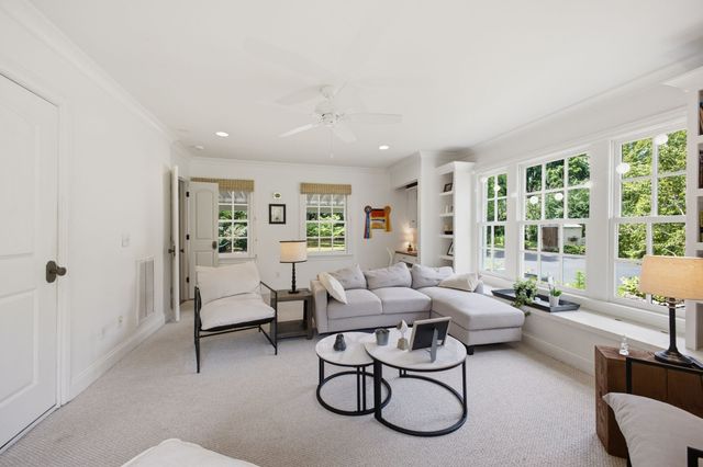 933 Van Leer Dr, Nashville, TN 37220
