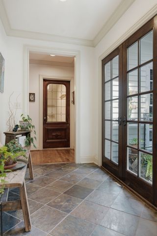 933 Van Leer Dr, Nashville, TN 37220
