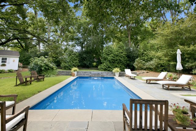 933 Van Leer Dr, Nashville, TN 37220