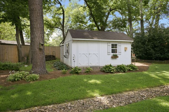 933 Van Leer Dr, Nashville, TN 37220