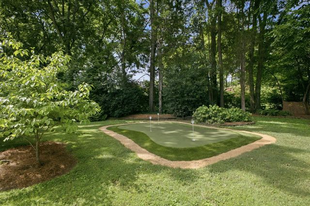 933 Van Leer Dr, Nashville, TN 37220