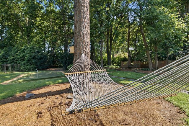 933 Van Leer Dr, Nashville, TN 37220