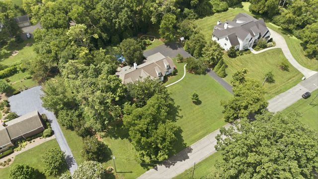 933 Van Leer Dr, Nashville, TN 37220