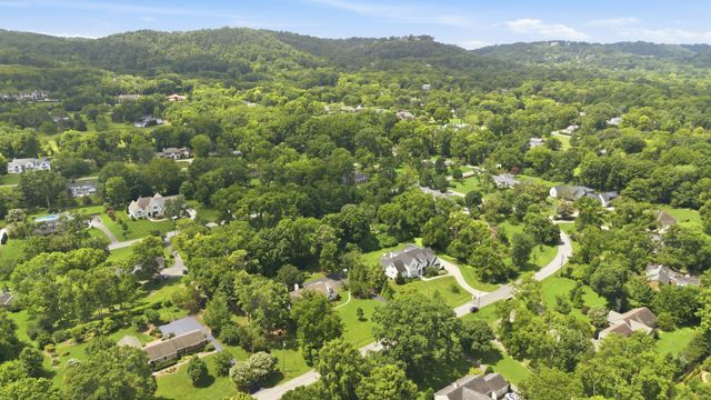 933 Van Leer Dr, Nashville, TN 37220
