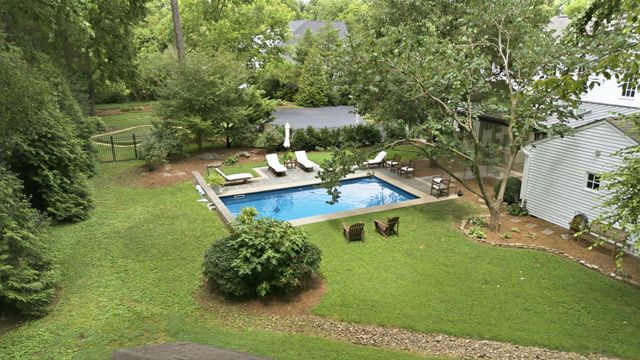 933 Van Leer Dr, Nashville, TN 37220
