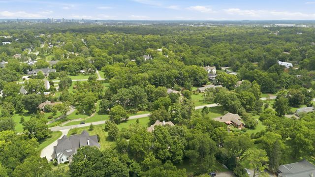 933 Van Leer Dr, Nashville, TN 37220