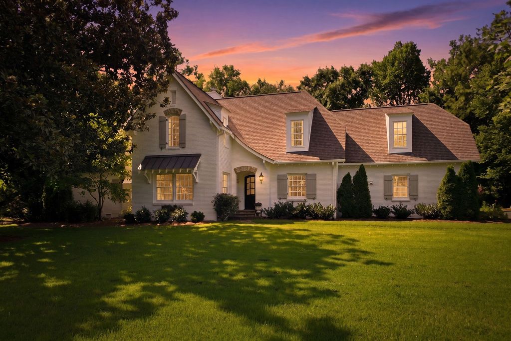 933 Van Leer Dr, Nashville, TN 37220