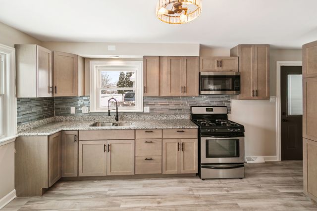 191 Kathleen Lane, Chicago Heights, IL 60411