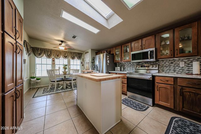 3301 S GOLDFIELD Road 4020, Apache Junction, AZ 85119
