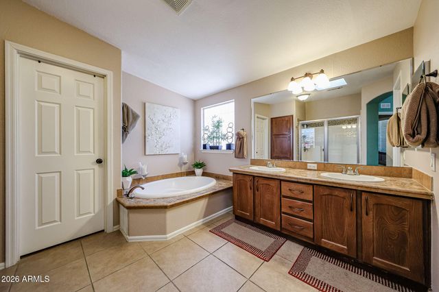 3301 S GOLDFIELD Road 4020, Apache Junction, AZ 85119
