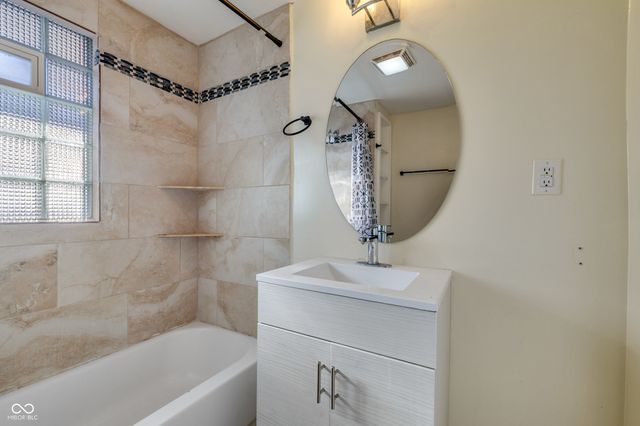 3250 Central Avenue, Indianapolis, IN 46205