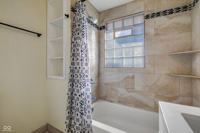 3250 Central Avenue, Indianapolis, IN 46205