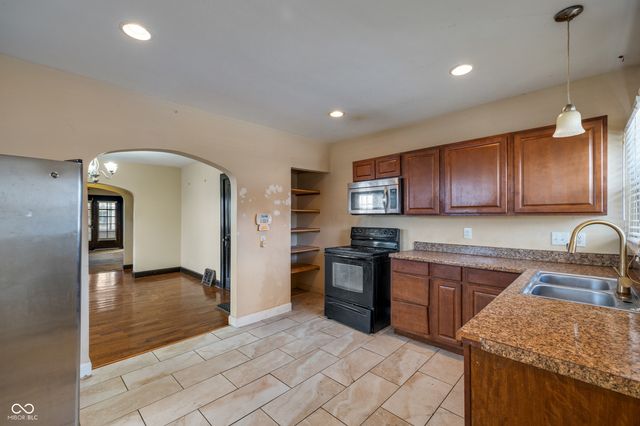 3250 Central Avenue, Indianapolis, IN 46205