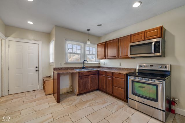 3250 Central Avenue, Indianapolis, IN 46205