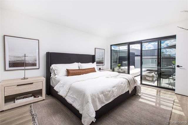 533 E Harrison Avenue 36, Royal Oak, MI 48067