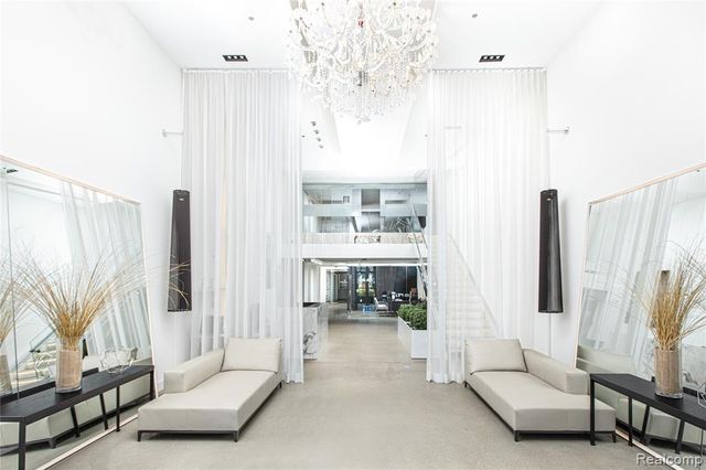 533 E Harrison Avenue 36, Royal Oak, MI 48067