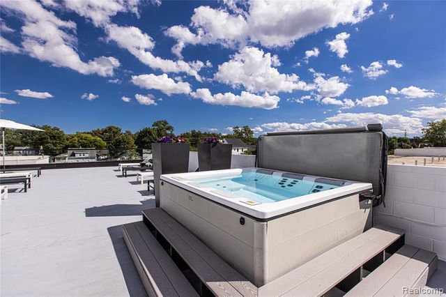 533 E Harrison Avenue 36, Royal Oak, MI 48067