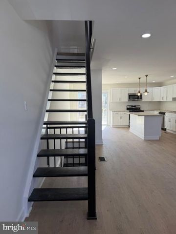 8036 MARS PL, Philadelphia, PA 19153