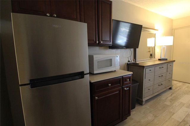 7150 N TAMIAMI TRAIL C226, Sarasota, FL 34243