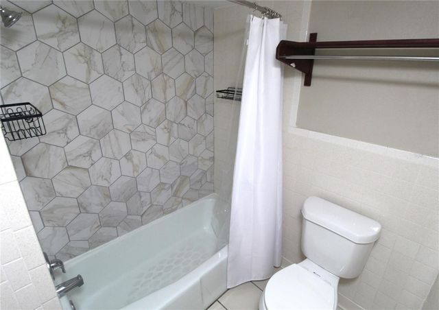 7150 N TAMIAMI TRAIL C226, Sarasota, FL 34243