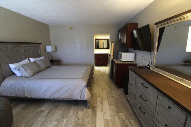 7150 N TAMIAMI TRAIL C226, Sarasota, FL 34243
