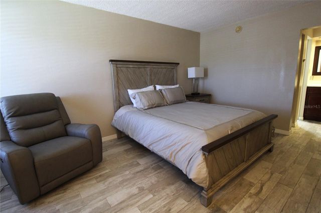 7150 N TAMIAMI TRAIL C226, Sarasota, FL 34243