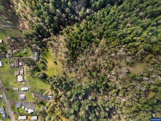 402 Northside Rd, Sutherlin, OR 97479