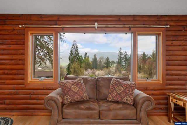 402 Northside Rd, Sutherlin, OR 97479