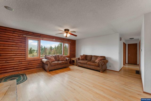 402 Northside Rd, Sutherlin, OR 97479