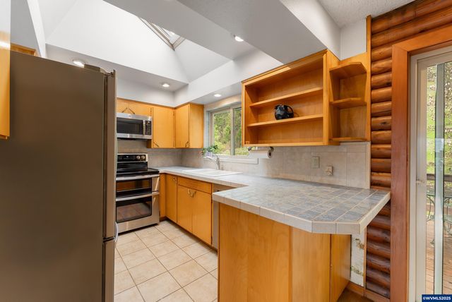 402 Northside Rd, Sutherlin, OR 97479