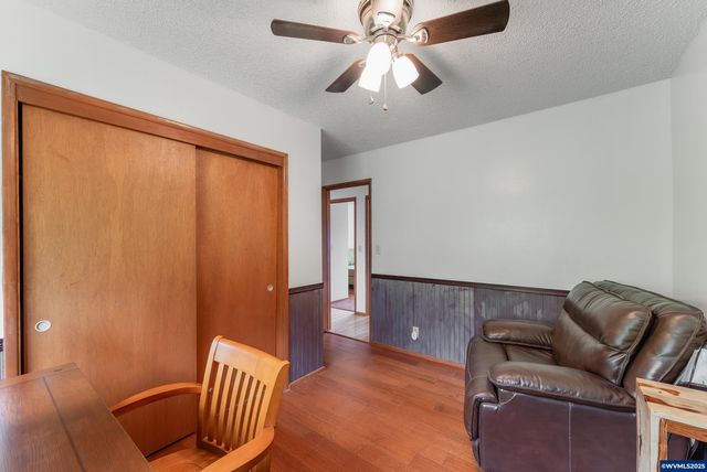 402 Northside Rd, Sutherlin, OR 97479