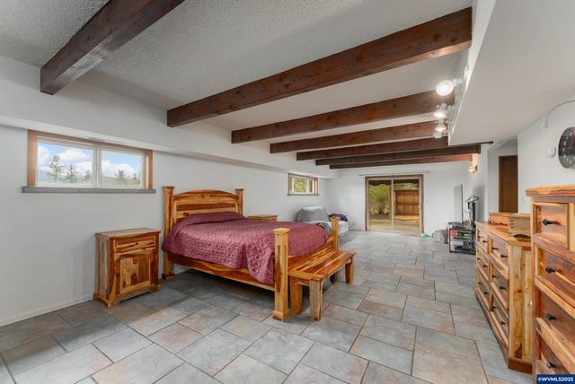 402 Northside Rd, Sutherlin, OR 97479