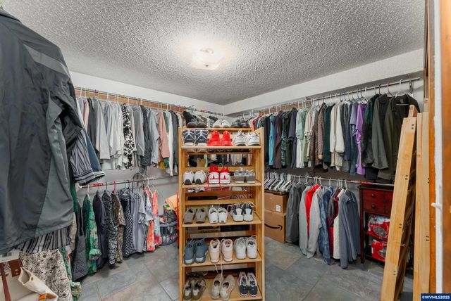 402 Northside Rd, Sutherlin, OR 97479