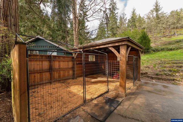 402 Northside Rd, Sutherlin, OR 97479