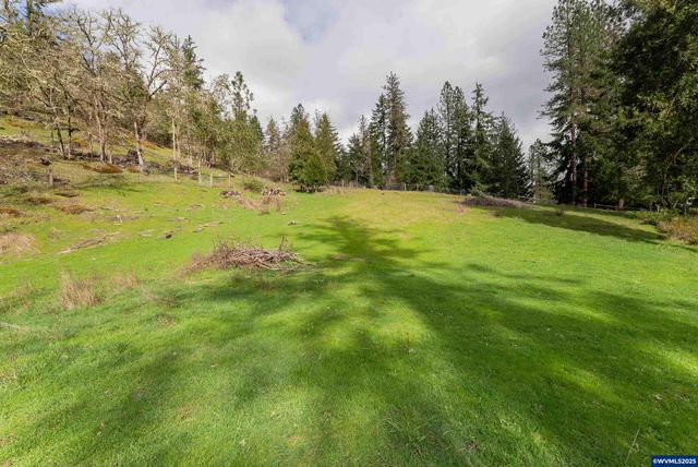 402 Northside Rd, Sutherlin, OR 97479