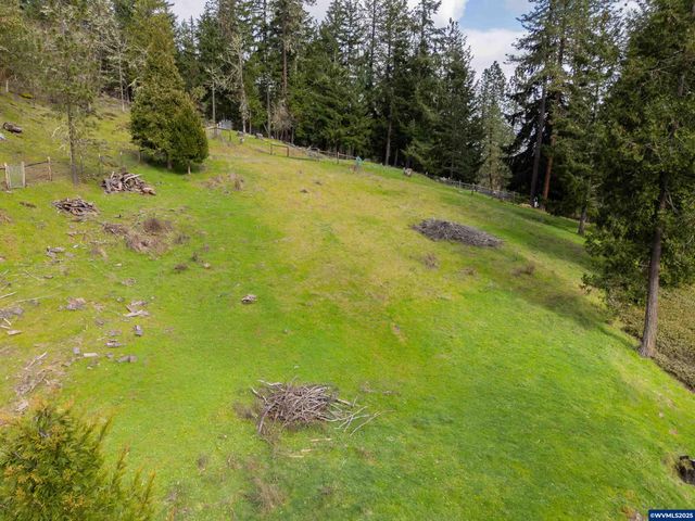 402 Northside Rd, Sutherlin, OR 97479