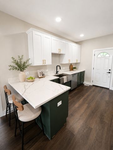 3823 W Wabansia Avenue, Chicago, IL 60647