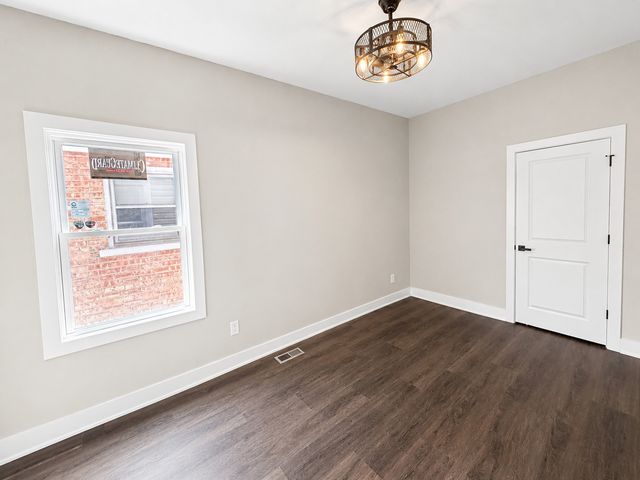 3823 W Wabansia Avenue, Chicago, IL 60647