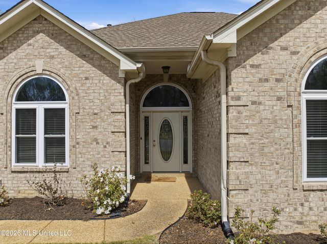 5562 Corey Cove, Horn Lake, MS 38637