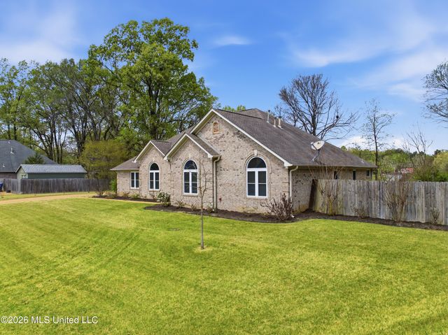 5562 Corey Cove, Horn Lake, MS 38637