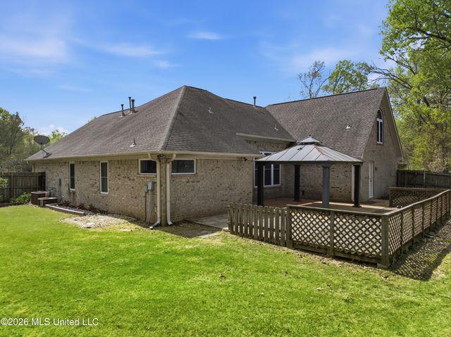 5562 Corey Cove, Horn Lake, MS 38637