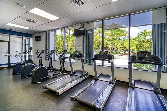 100 Bayview Dr 302, Sunny Isles Beach, FL 33160