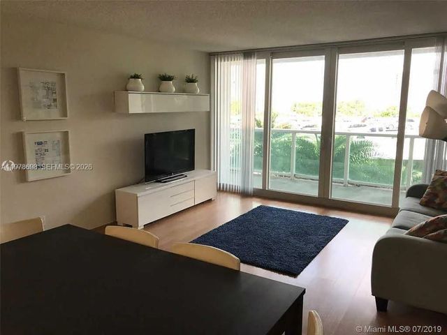 100 Bayview Dr 302, Sunny Isles Beach, FL 33160