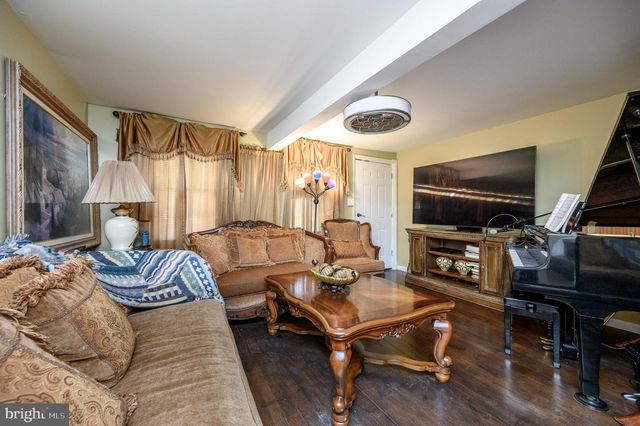 195 WASHINGTON ST, Mount Holly, NJ 08060