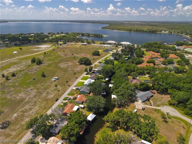 864 Peachtree Drive, Lake Placid, FL 33852