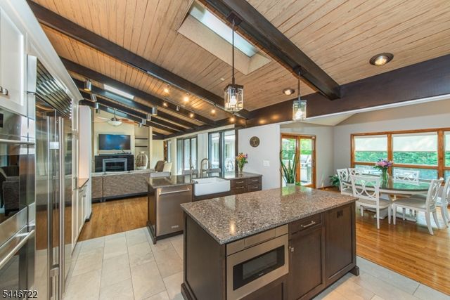 10 Reed Ct, Wayne Twp., NJ 07470