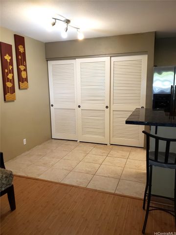 350 Mananai Place E, Honolulu, HI 96818